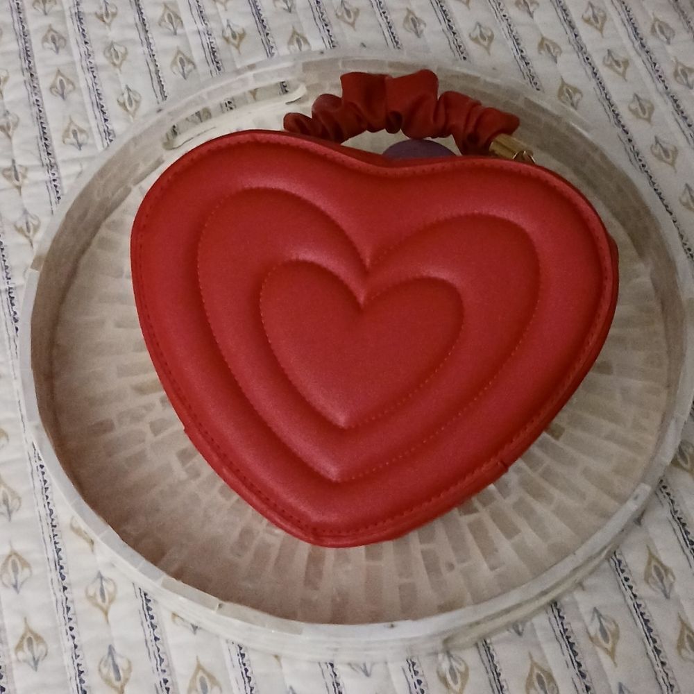Red Heart Shaped Crossbody Bag, Y2K Novelty Shoulder Bag, Purse, Tote - Picture 6 of 12